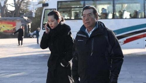 平安大爷爆料李双江视频,真相背后引人深思